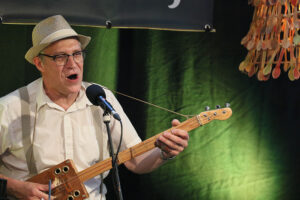 Big Bo (vocals, all instruments)