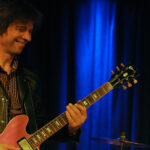 Gregor Hilden (vocals, guitar)