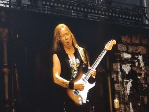 Dave Murray (seit 1977) gehört zum Inventar von Iron Maiden