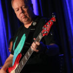 Günter Asbeck (bass, backing vocals)