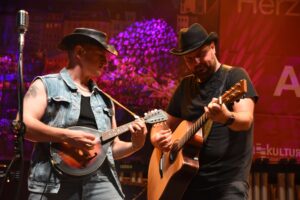 Metal-Klassiker in kleinster Besetzung, von Metallica bis Judas Priest