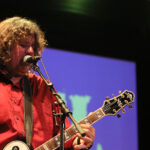 Sean Chambers (vocals, guitars, slide guitar)