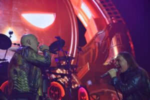 Glanzvolle Vorstellung: Michael Kiske (links) und Andi Deris zum Konzertauftakt