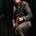 Meryn Bevelander (vocals, guitars, slide guitar)