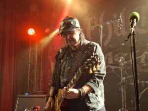 Phil Campbell spielte von 1983 bis 2015 bei Motörhead Gitarre