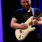 Raffe Claes (guitar, backing vocals)