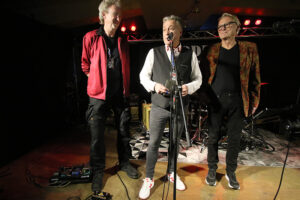 Frank Arend (li.) und Stefan Deckers (mi.) bei der Verabschiedung von Willi Teloo