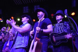 Mandowar besteht aus Linus, Nailz und Joe (von links)