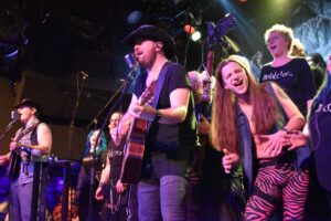 Bei Mandowar bleibt garantiert kein Auge trocken (mit dem Metalchor).