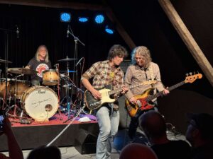 Davy Knowles, Tod Bowers und Mike Hansen