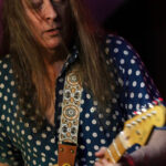 Innes Sibun (vocals, guitars, slide guitar)