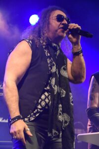 Sänger RD Liapakis, dessen angestammte Band Mystic Prophecy ist