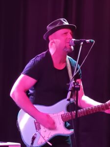 Christoph Lindner (guitar, voc)