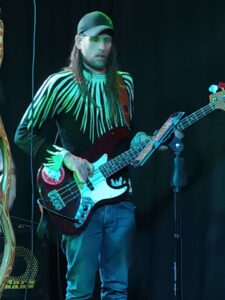 Tim Gressler - bass