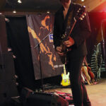 Meryn Bevelander (vocals, guitar)