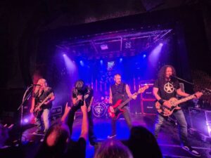 CoreLeoni: Eine Wand voller Hard Rock