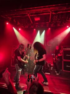 Guitar Battle — 6 Saiten gegen 16