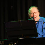 Thomas Nowak (vocals, piano)